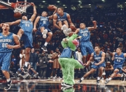 开云官网-风暴眼里的麦科勒姆，山东力克江苏，高光背后是篮球的纯粹