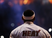 开云体育在线-尤文鏖战丹麦，孔德点燃赛场，一场跨越国界的足球对话