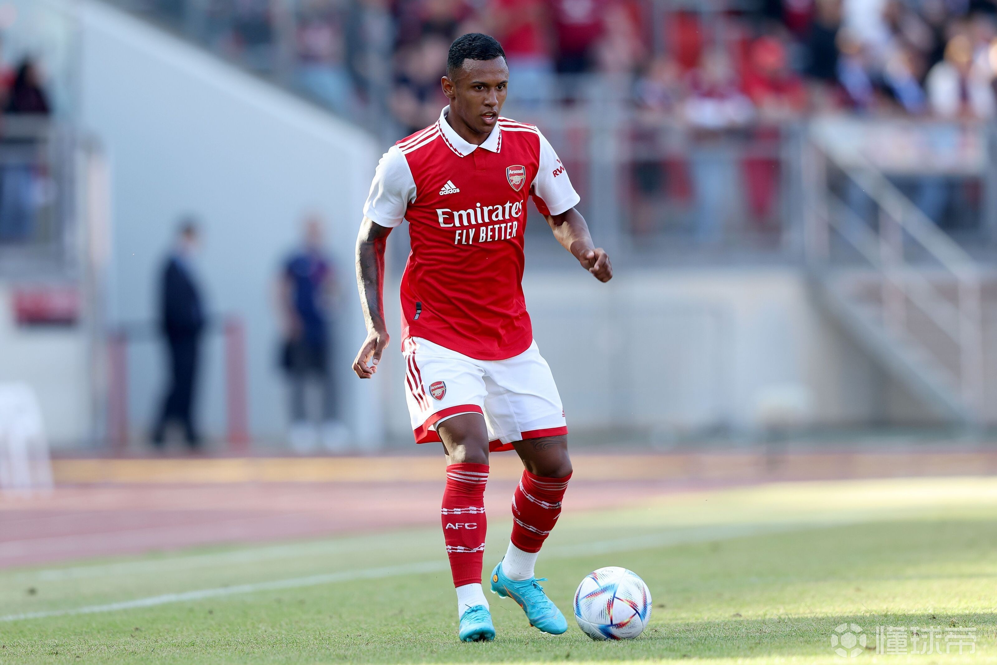 关于巴西险胜瓦伦西亚，马尔基尼奥斯送出助攻的信息