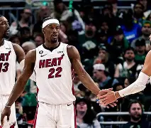 雄鹿B队爆冷热火,欧文完成帽子戏法 雄鹿B队爆冷热火,欧文完成帽子戏法