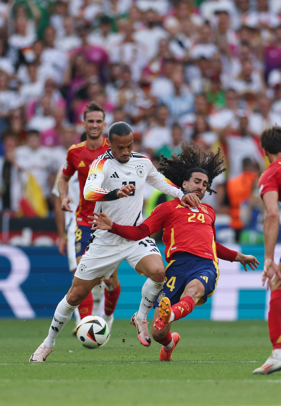 西班牙足球联赛实力对抗角逐!的简单介绍 西班牙足球联赛实力对抗角逐!的简单介绍