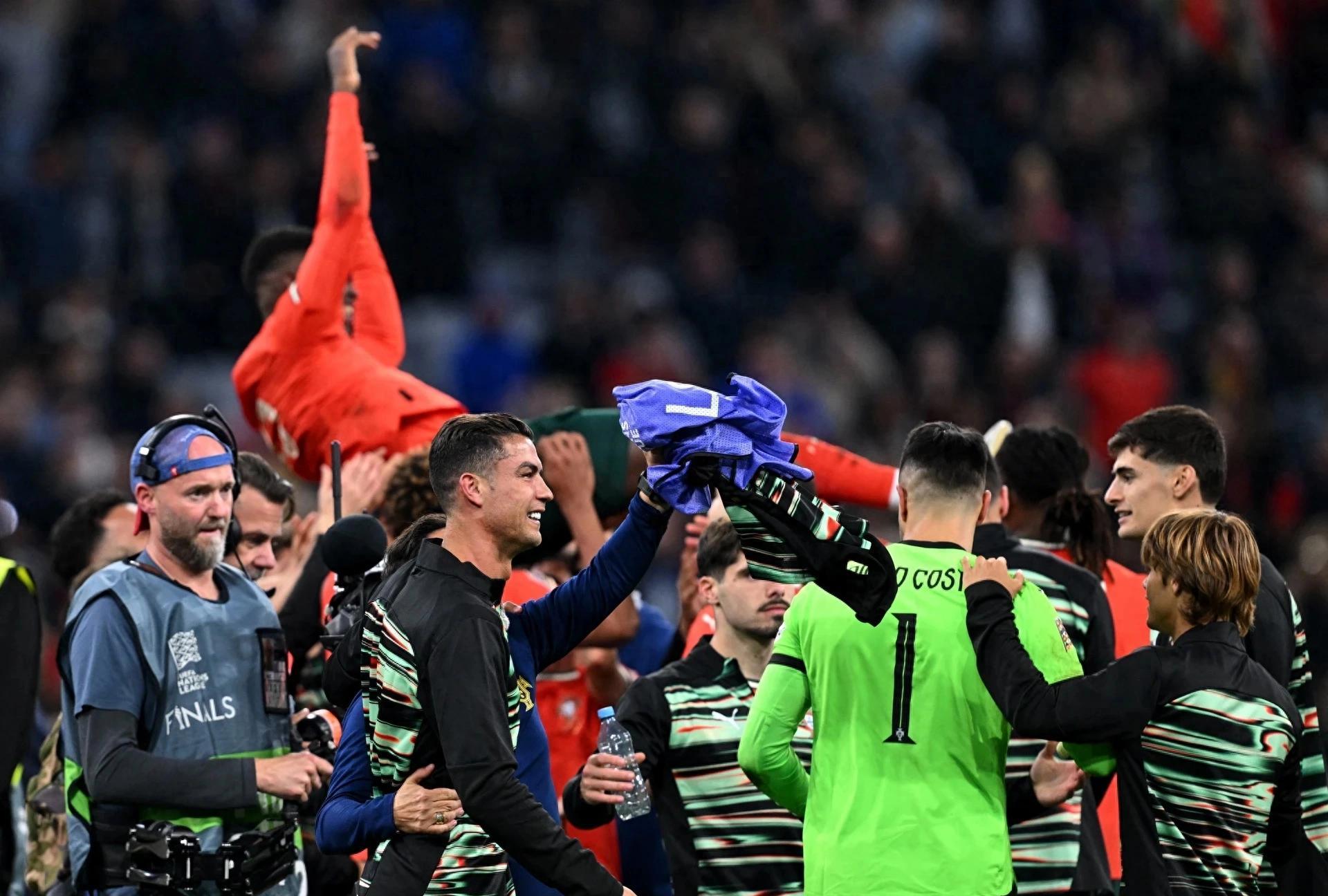 关于葡萄牙淘汰克罗地亚,成功晋级四强的信息 关于葡萄牙淘汰克罗地亚,成功晋级四强的信息