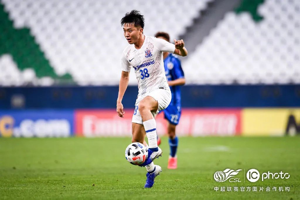 重庆斩获客场宝贵三分,锁定亚冠资格 重庆斩获客场宝贵三分,锁定亚冠资格