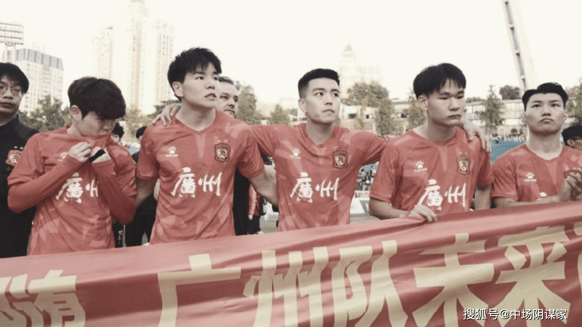 包含广州恒大主场横扫上海申花,豪取四连胜的词条 包含广州恒大主场横扫上海申花,豪取四连胜的词条