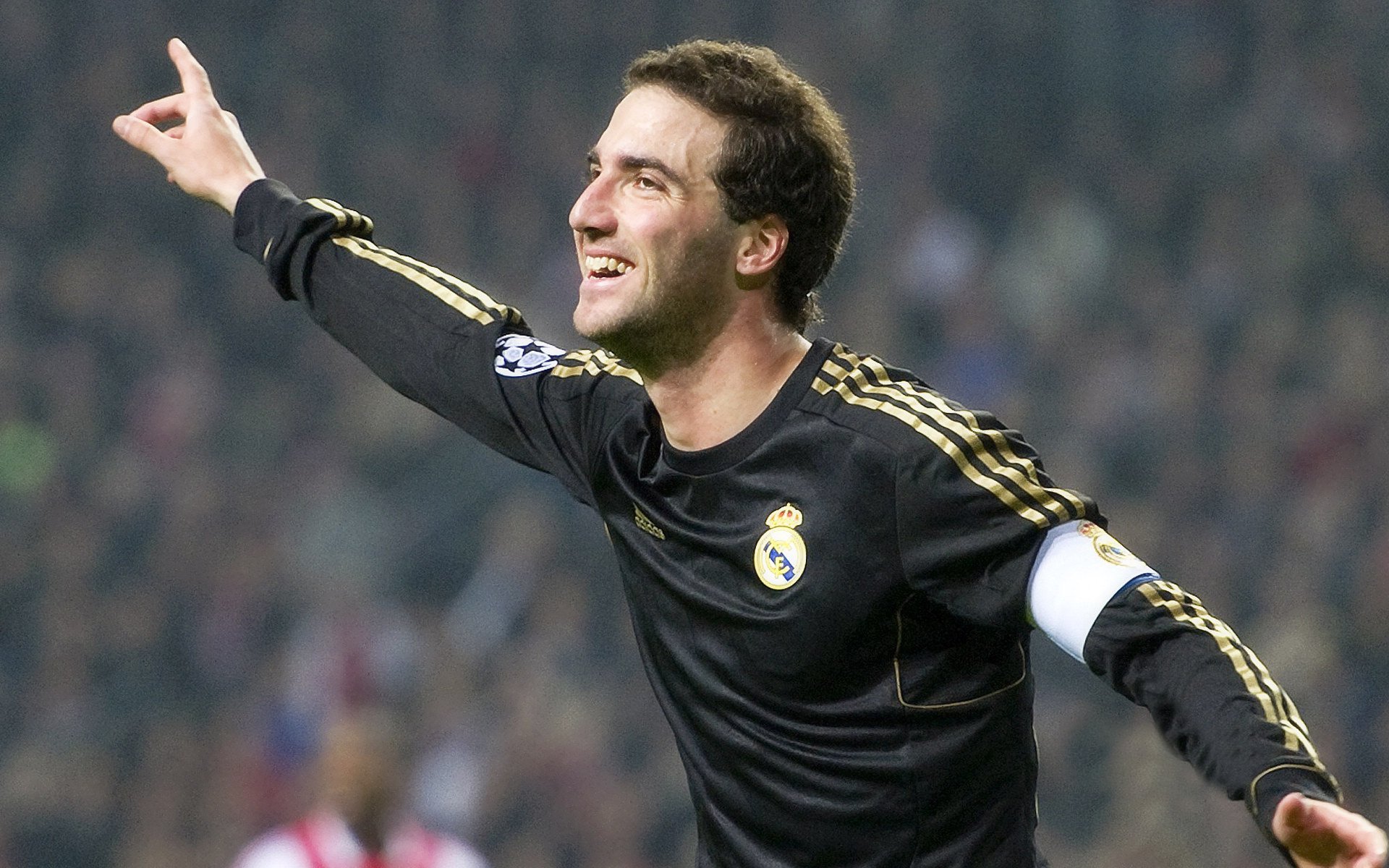 年度焦点之战之夜，托尼高光表现