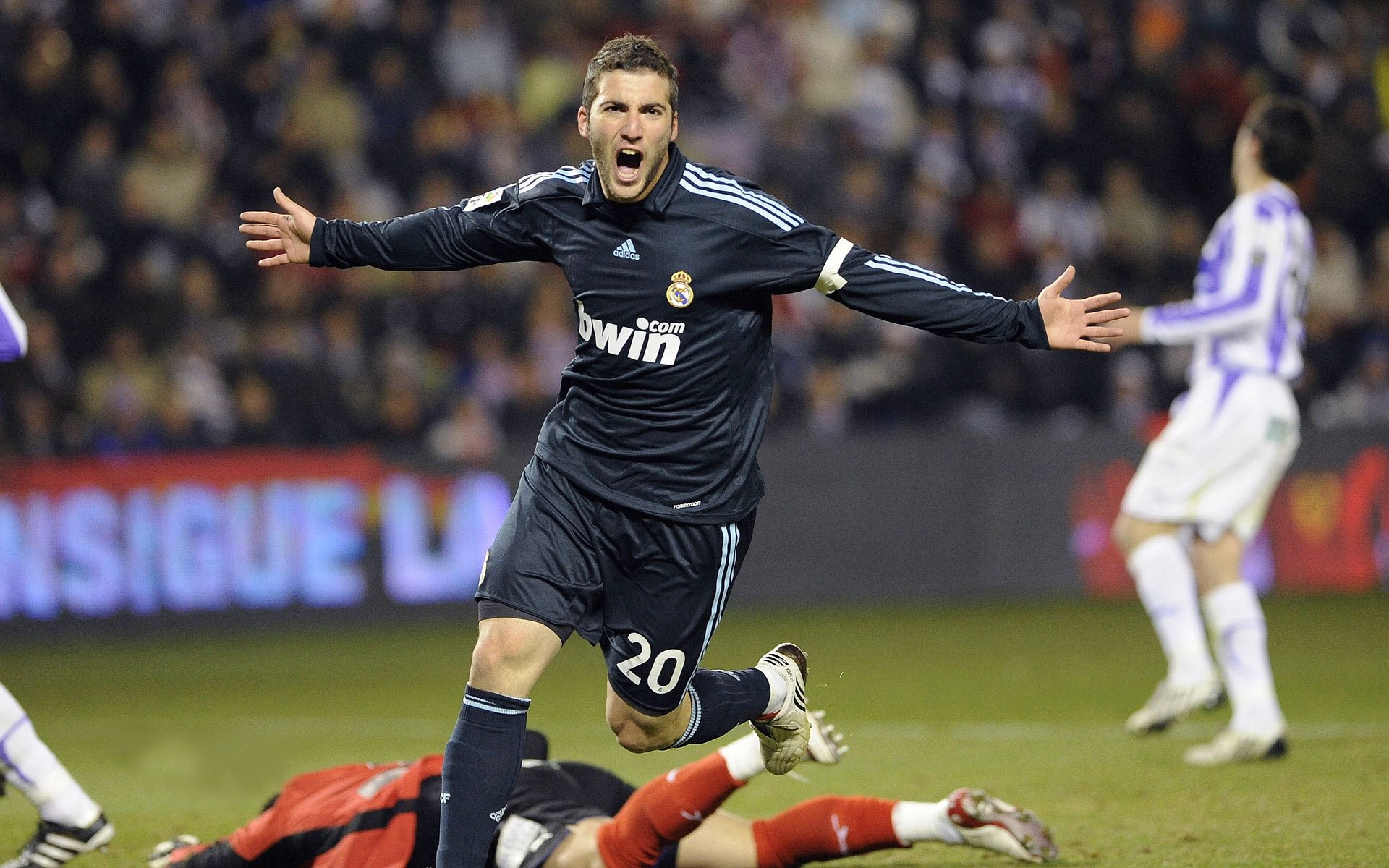 2026世界杯焦点战前瞻，勒沃库森一波流战术能否带走雷恩？