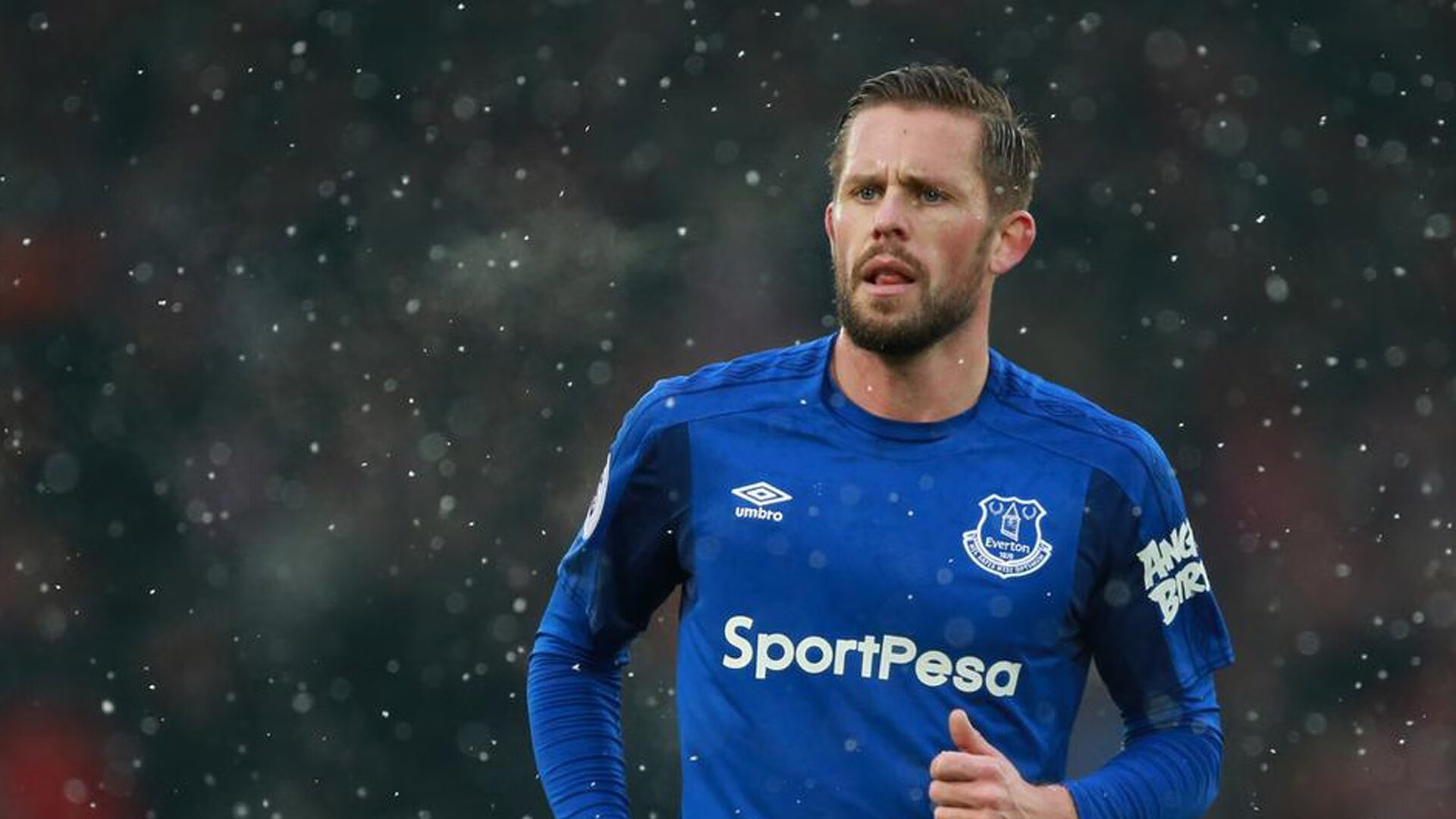 年度焦点之战之夜,恩比德统治全场