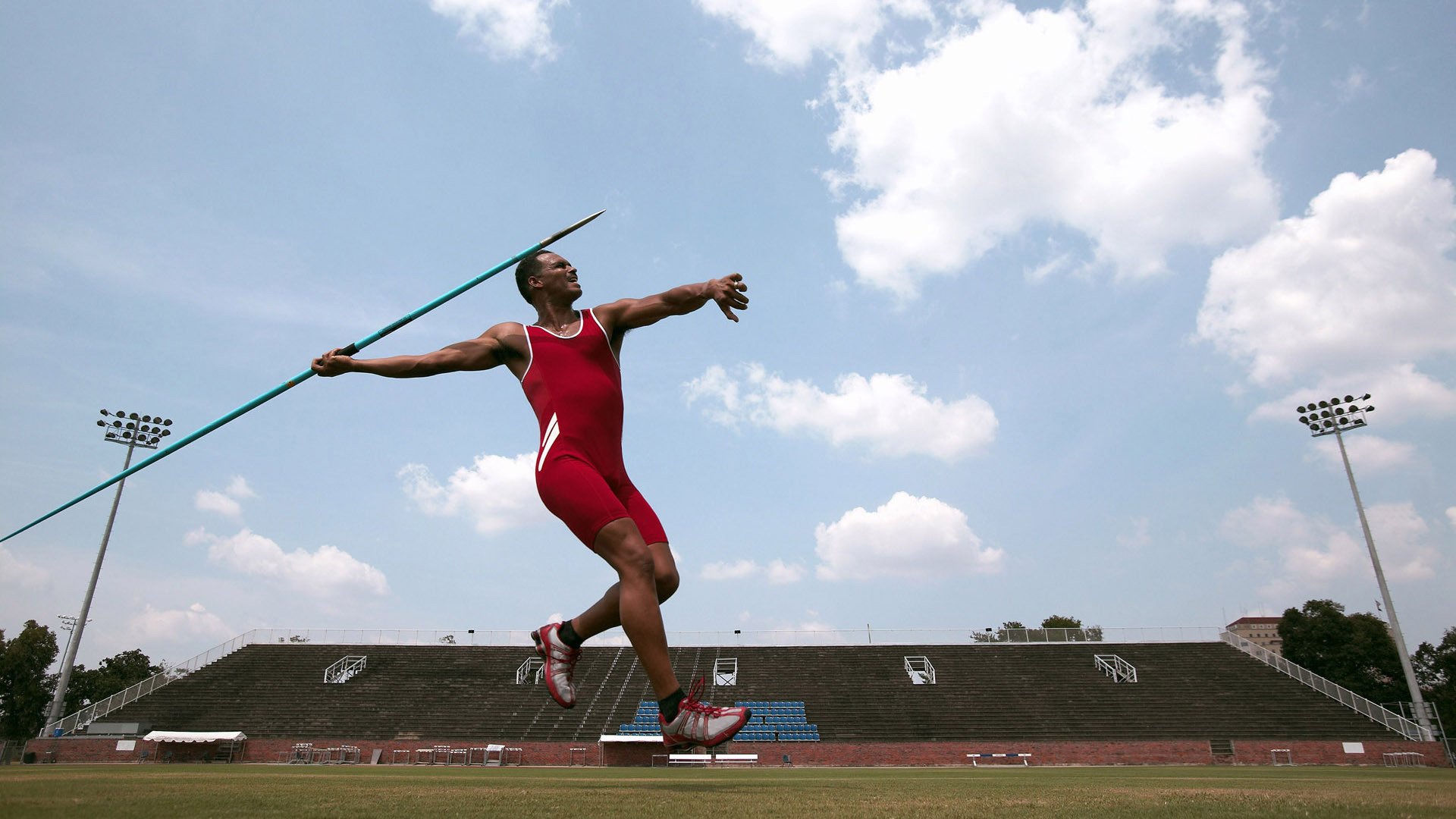 逆转与高光，亚洲杯的冰火对决与羽球女王的独舞